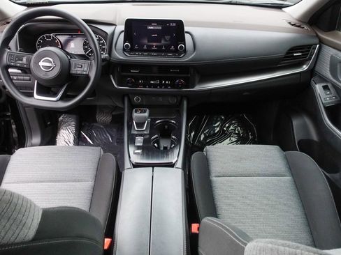 Used 2023 Nissan Rogue SV image 25