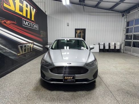 Used 2020 Ford Fusion SE FWD image 15