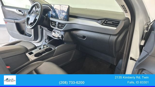 Used 2025 Ford Escape Platinum AWD/4WD image 15