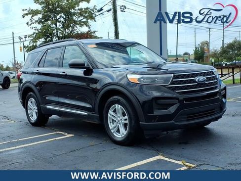 Used 2023 Ford Explorer XLT AWD/4WD image 1
