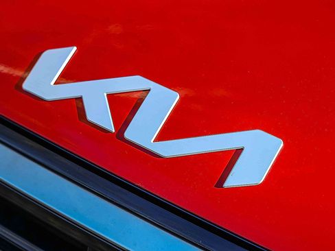 Certified 2025 Kia K4 EX image 30