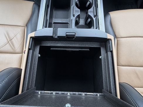 Used 2024 Ford F350 Lariat w/ Lariat Ultimate Package image 27