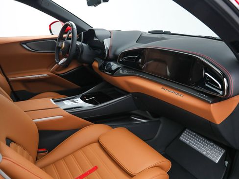 Certified 2026 Ferrari Purosangue AWD/4WD image 21