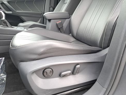 Used 2024 Volkswagen Tiguan SE FWD image 27