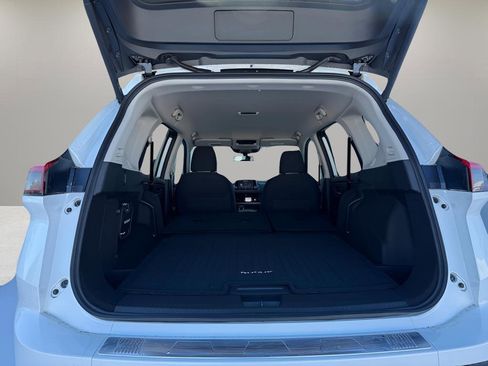 New 2026 Nissan Rogue SV w/ Cold Weather Package AWD/4WD image 10
