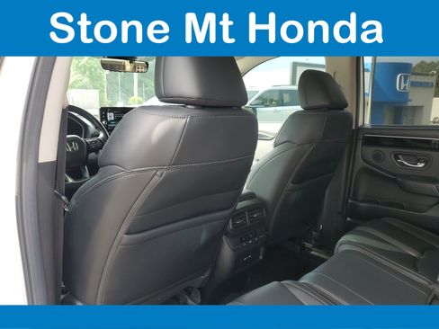Used 2025 Honda Pilot EX-L image 12