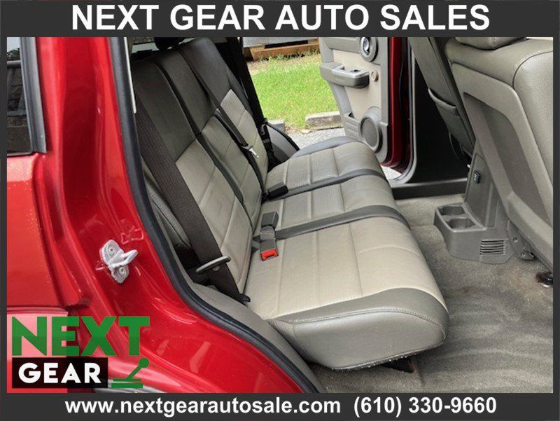 Used 2007 Dodge Nitro SLT AWD/4WD image 8