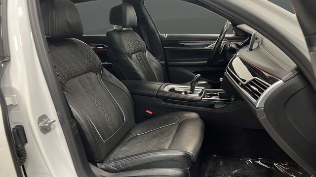 Used 2019 BMW 750i xDrive AWD/4WD image 24