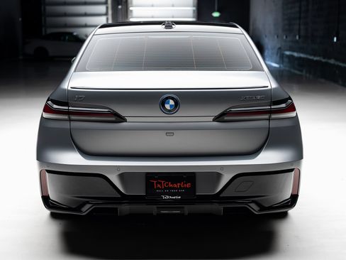 Used 2023 BMW i7 xDrive60 AWD/4WD image 26