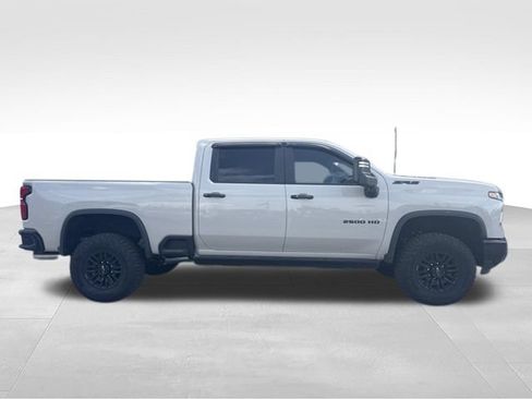 Used 2026 Chevrolet Silverado 2500 ZR2 w/ LPO, Dark Essentials Package AWD/4WD image 4