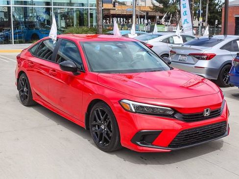 Used 2024 Honda Civic Sport image 3