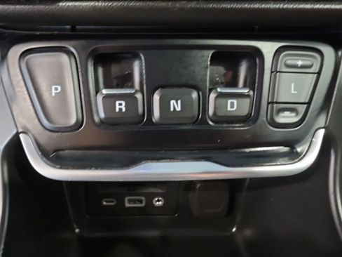 Used 2021 GMC Terrain SLT FWD image 25