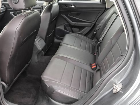 Certified 2023 Volkswagen Jetta SE FWD image 25