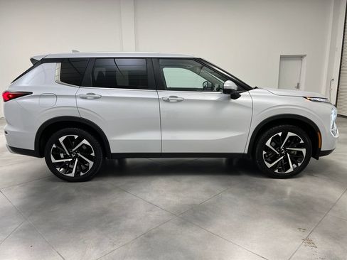 Used 2024 Mitsubishi Outlander SE AWD/4WD image 10
