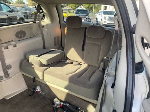Used 2006 Dodge Grand Caravan SE w/ Popular Equipment Group I image 14