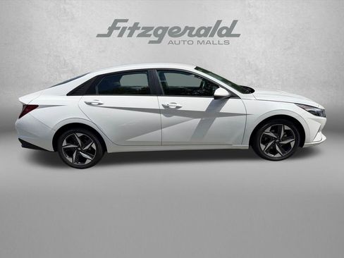 Used 2023 Hyundai Elantra SEL w/ Convenience Package FWD image 4