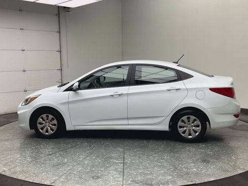 Used 2017 Hyundai Accent SE FWD image 23