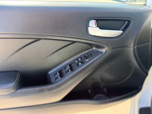 Used 2017 Kia Forte LX w/ LX Popular Package image 14