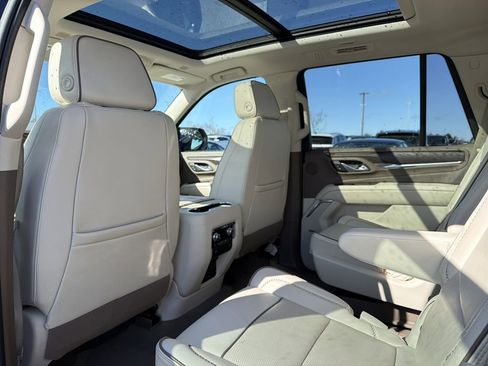 Used 2023 GMC Yukon Denali image 13