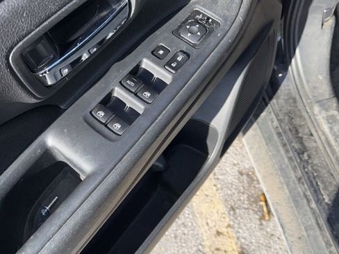 Used 2018 Mitsubishi Outlander ES image 8