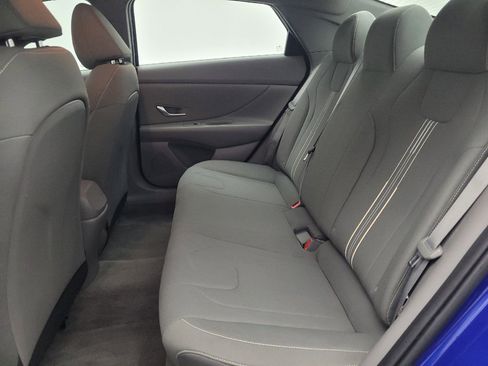Used 2023 Hyundai Elantra SEL w/ Convenience Package FWD image 18