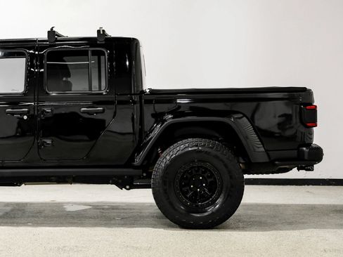 Used 2020 Jeep Gladiator Rubicon w/ Dual Top Group AWD/4WD image 11