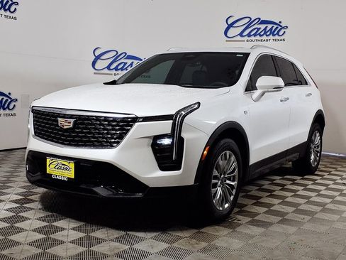 Used 2024 Cadillac XT4 Premium Luxury w/ LPO, Floor Liner Package FWD image 5