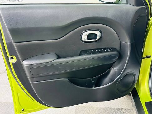 Used 2016 Kia Soul FWD image 25