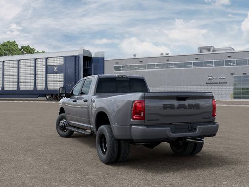 New 2026 RAM 3500 Big Horn AWD/4WD image 3