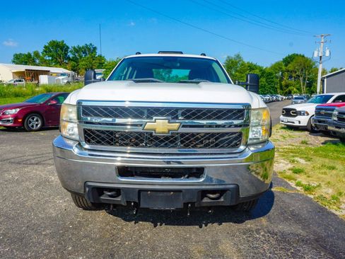 Used 2011 Chevrolet Silverado 2500 W/T w/ Snow Plow Prep Package AWD/4WD image 8