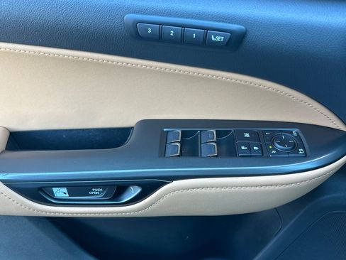 Used 2024 Lexus NX 250 FWD image 11