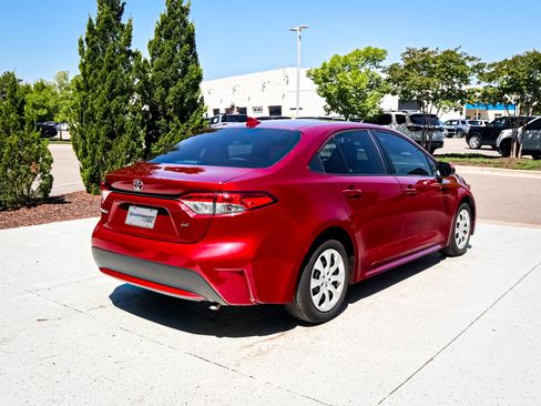 Used 2022 Toyota Corolla LE FWD image 9
