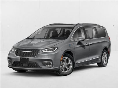 Used 2021 Chrysler Pacifica Touring-L w/ Uconnect Theater Family Group