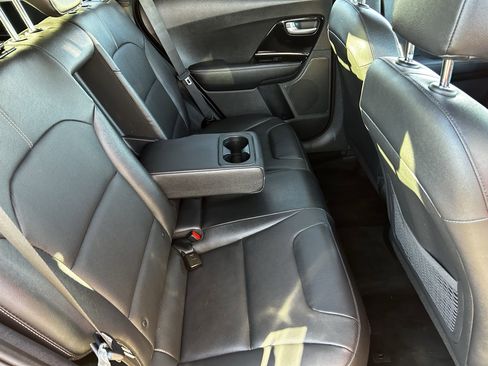 Certified 2022 Kia Niro Touring Special Edition image 12