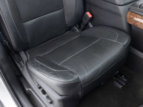 Used 2016 Chevrolet Suburban LTZ AWD/4WD image 29