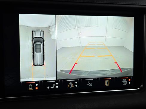 Used 2023 GMC Yukon Denali w/ Denali Reserve Package image 24