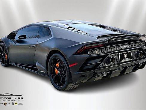 Used 2020 Lamborghini Huracan EVO image 11
