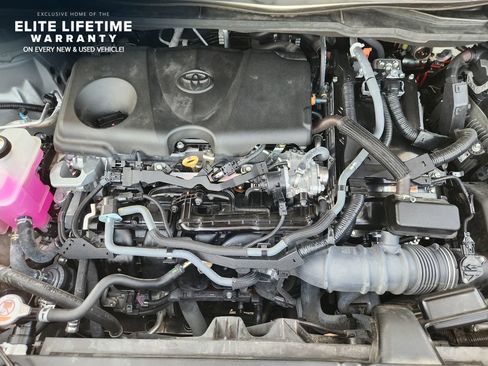 Used 2024 Toyota Sienna Platinum FWD image 32