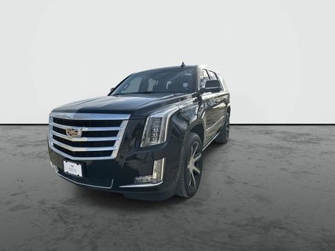 Used 2017 Cadillac Escalade Premium Luxury image 3
