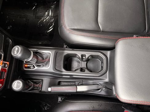 Used 2021 Jeep Wrangler Unlimited Rubicon AWD/4WD image 22