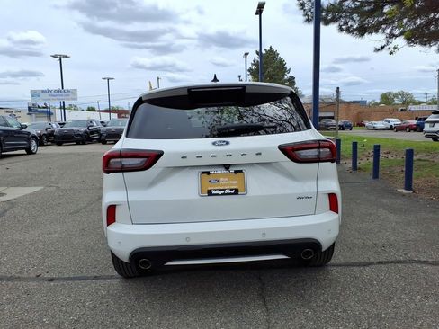 Used 2024 Ford Escape ST-Line w/ Tech Pack #1 AWD/4WD image 7