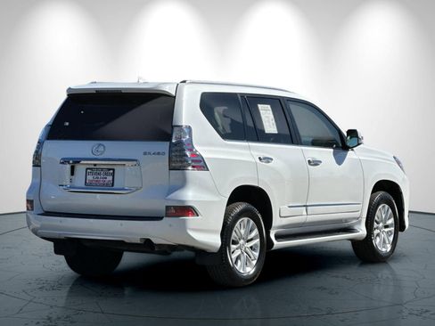 Used 2017 Lexus GX 460 Premium w/ Premium Package AWD/4WD image 4
