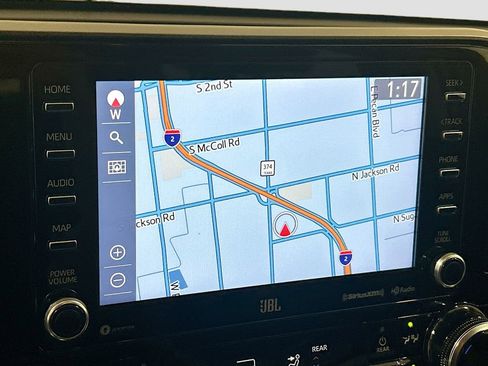 Used 2022 Toyota Highlander Limited FWD image 11