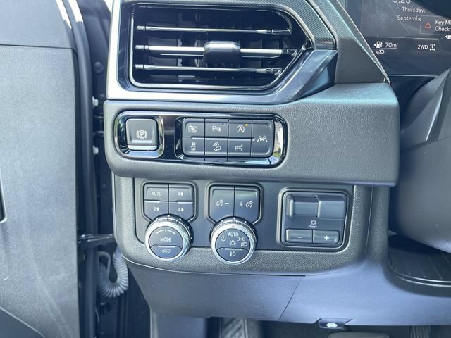 Used 2025 GMC Yukon AT4 w/ AT4 Premium Plus Package AWD/4WD image 18