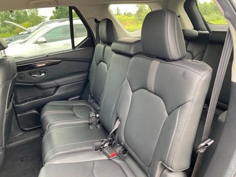 Used 2025 Honda Pilot EX-L image 4