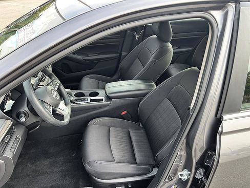 Certified 2025 Nissan Altima 2.5 SV FWD image 13