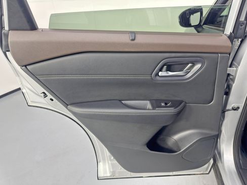 Used 2023 Nissan Rogue SV w/ SV Premium B Package image 37