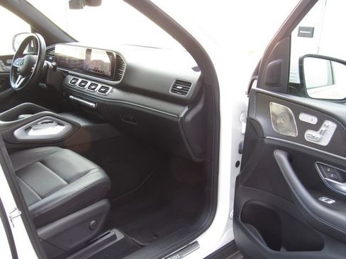 Certified 2022 Mercedes-Benz GLE 350 4MATIC w/ Premium Package image 17