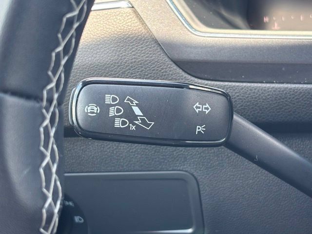 Used 2023 Volkswagen Tiguan SE R-Line AWD/4WD image 19