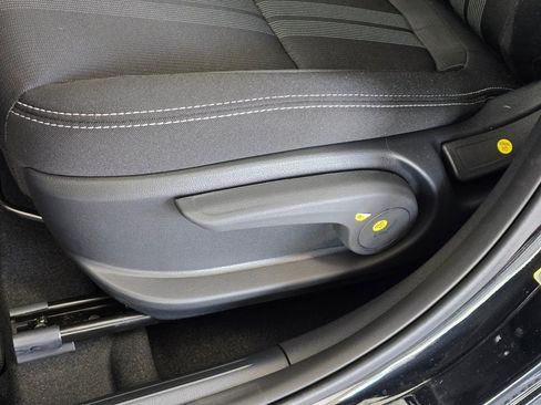New 2026 Hyundai Venue SEL FWD image 19